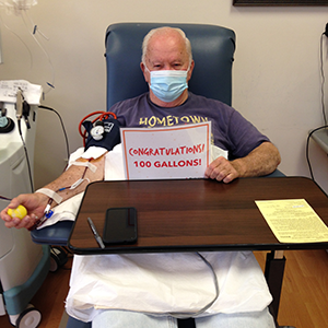 Gerry Southland donating blood